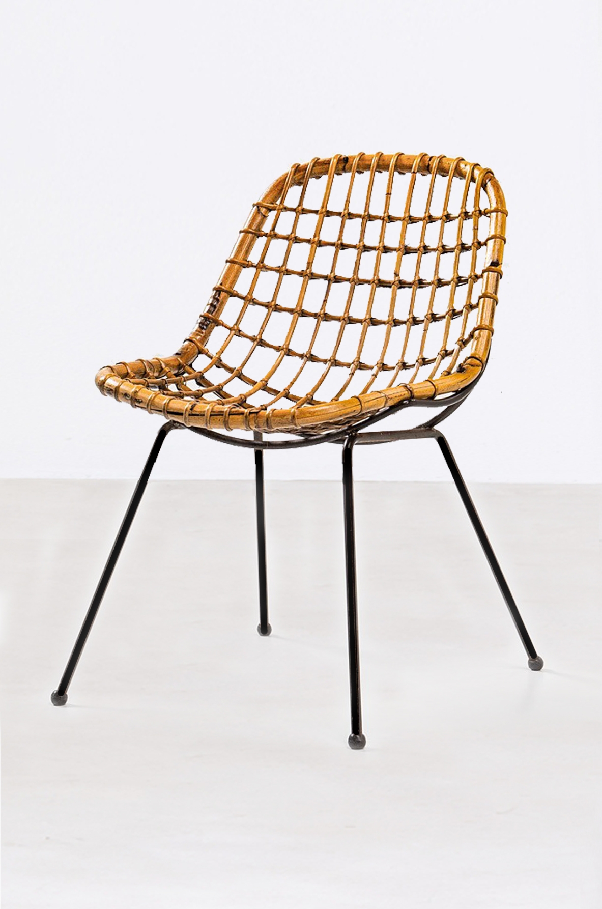 Gian Franco Leger. Set of 8 curved rattan chairs with iron rod structure, 1960's