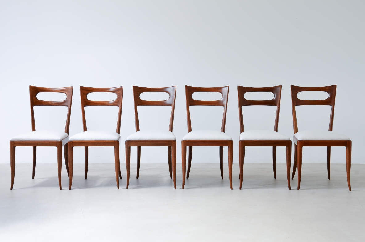 Paolo Buffa (1903-1970)  Set of six elegant dining chairs in walnut 1940s.