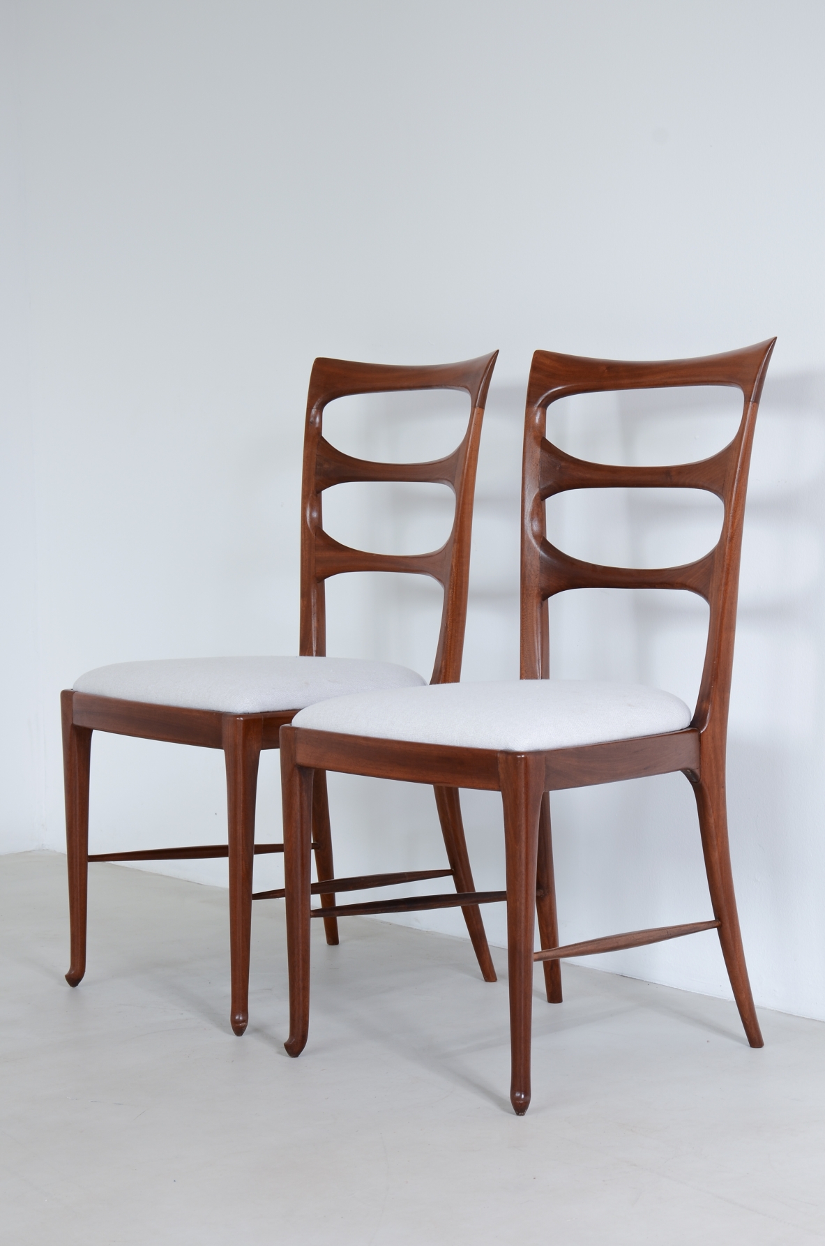 Paolo Buffa (1903-1970)  Set of six elegant dining chairs 1938.