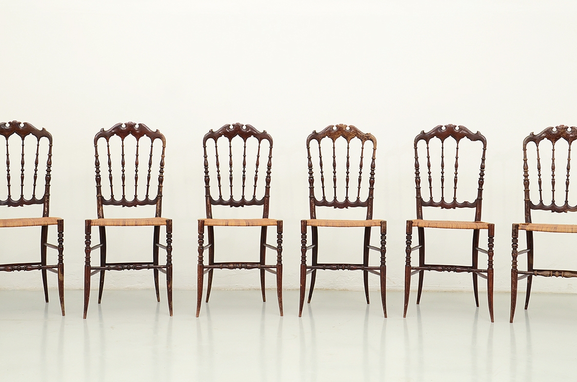 Set of refined light Parigina chairs with staw seat, Flli Levaggi, Chiavari 1920's.