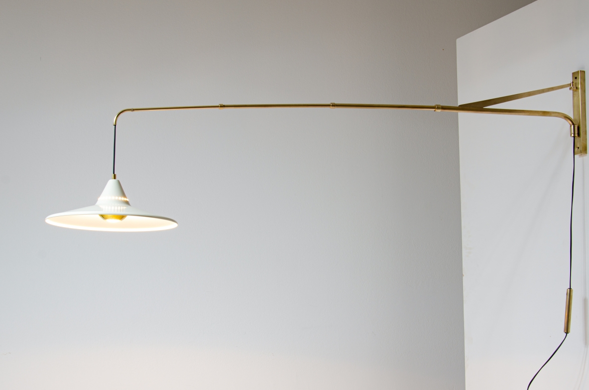 !950's Italian extensible lamp with metal shade.