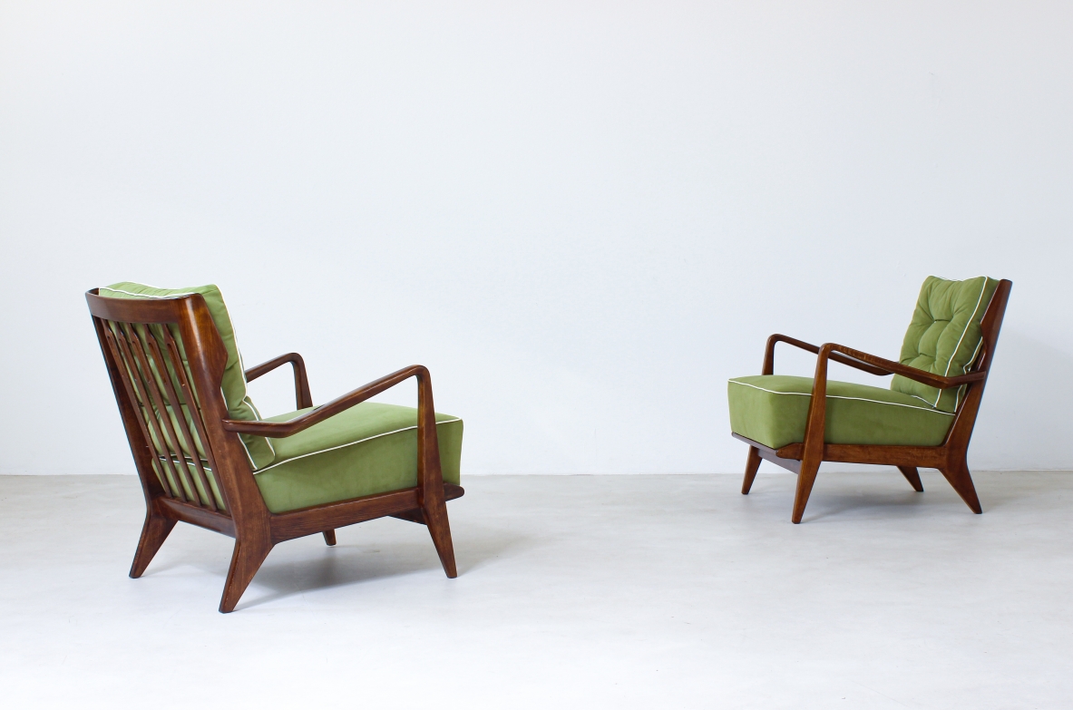 Gio Ponti, pair of armchairs model 516 produced by Cassina in the 1950s