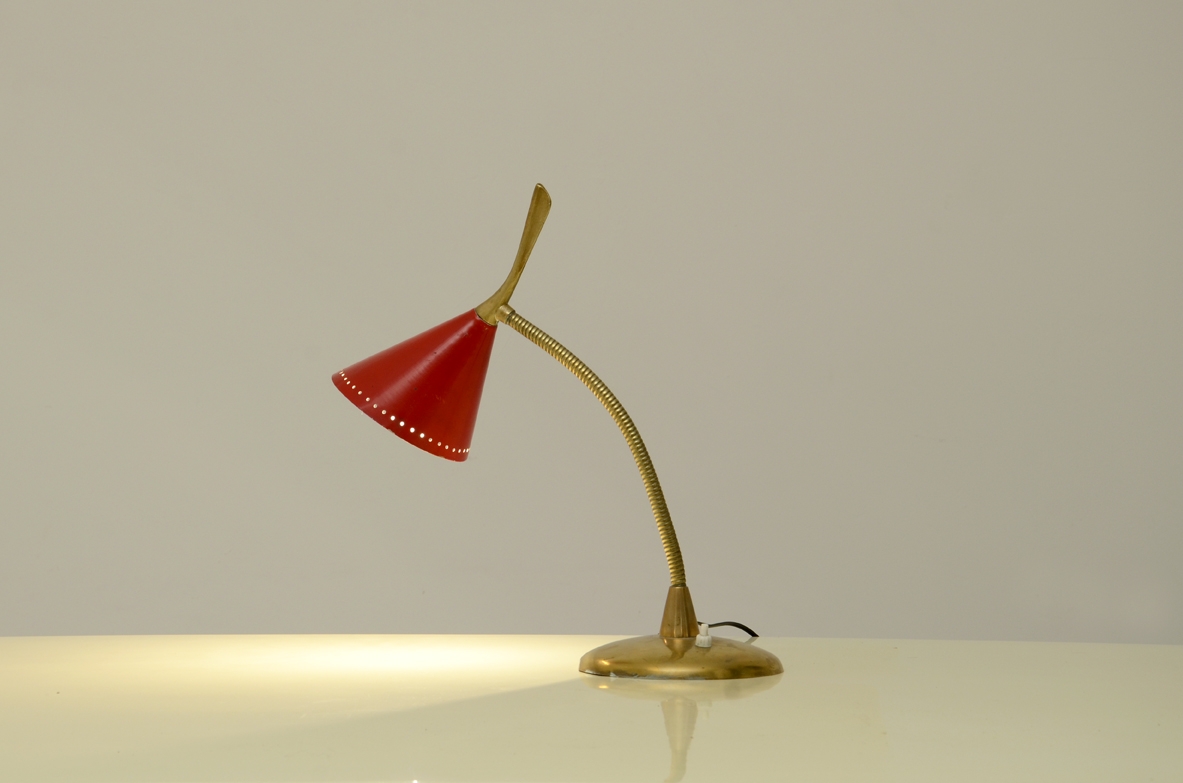 Lampada da tavolo in ottone. Prod. Stilux, 1950ca. Lampada da tavolo in ottone. Prod. Stilux, 1950ca.