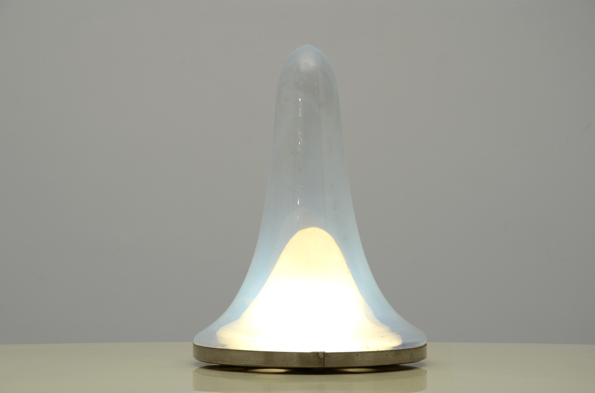 Carlo Nason, lampada da tavolo in vetro soffiato. Prod. Mazzega 1960ca. Carlo Nason, lampada da tavolo in vetro soffiato. Prod. Mazzega 1960ca.