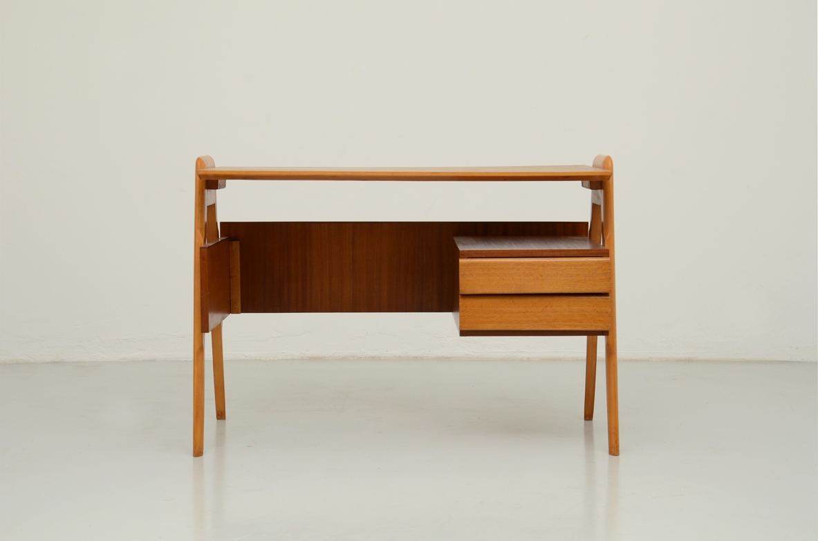 1950's Italian desk in oak
