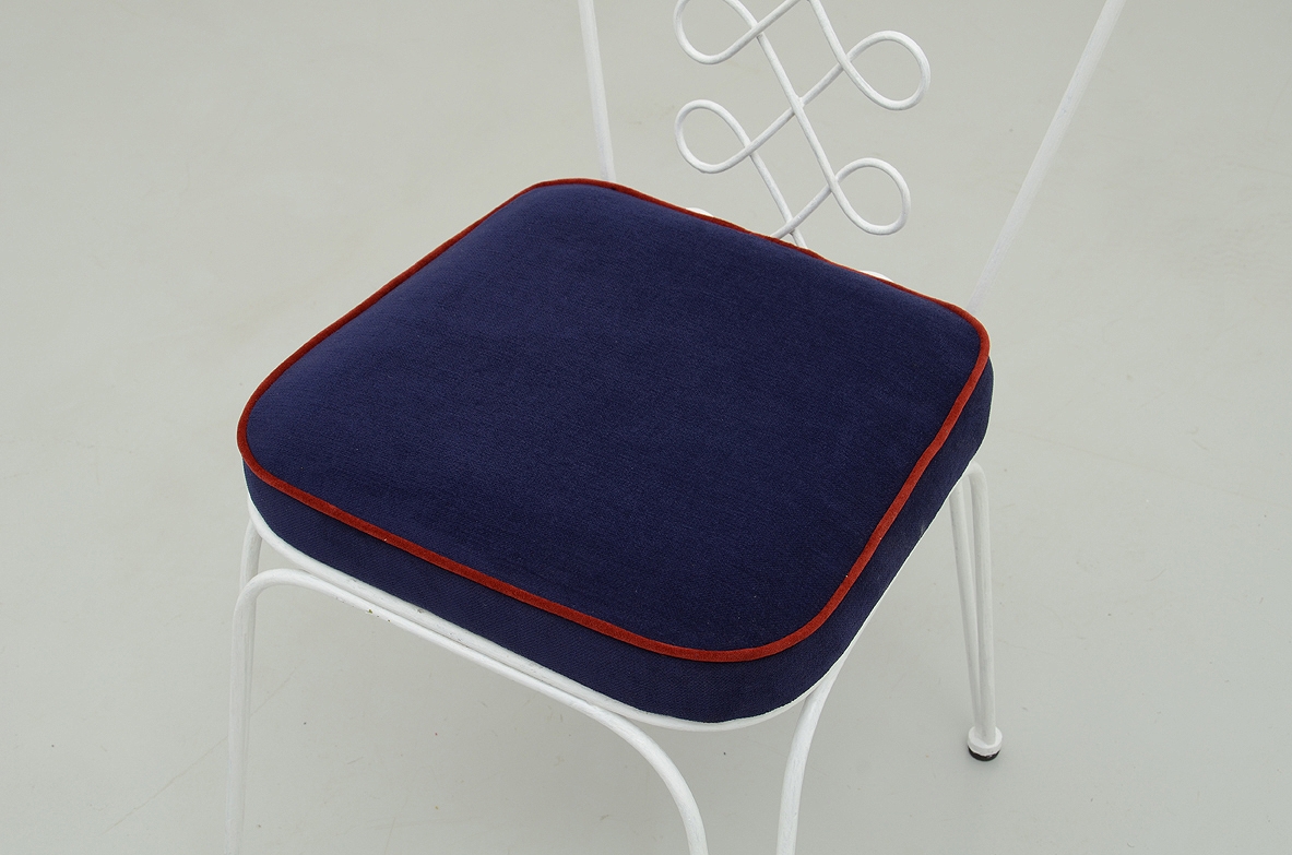 Set of six 1950's chairs with a very nice back and upholstered seat. Very closed to some samples designed by Gio Ponti.