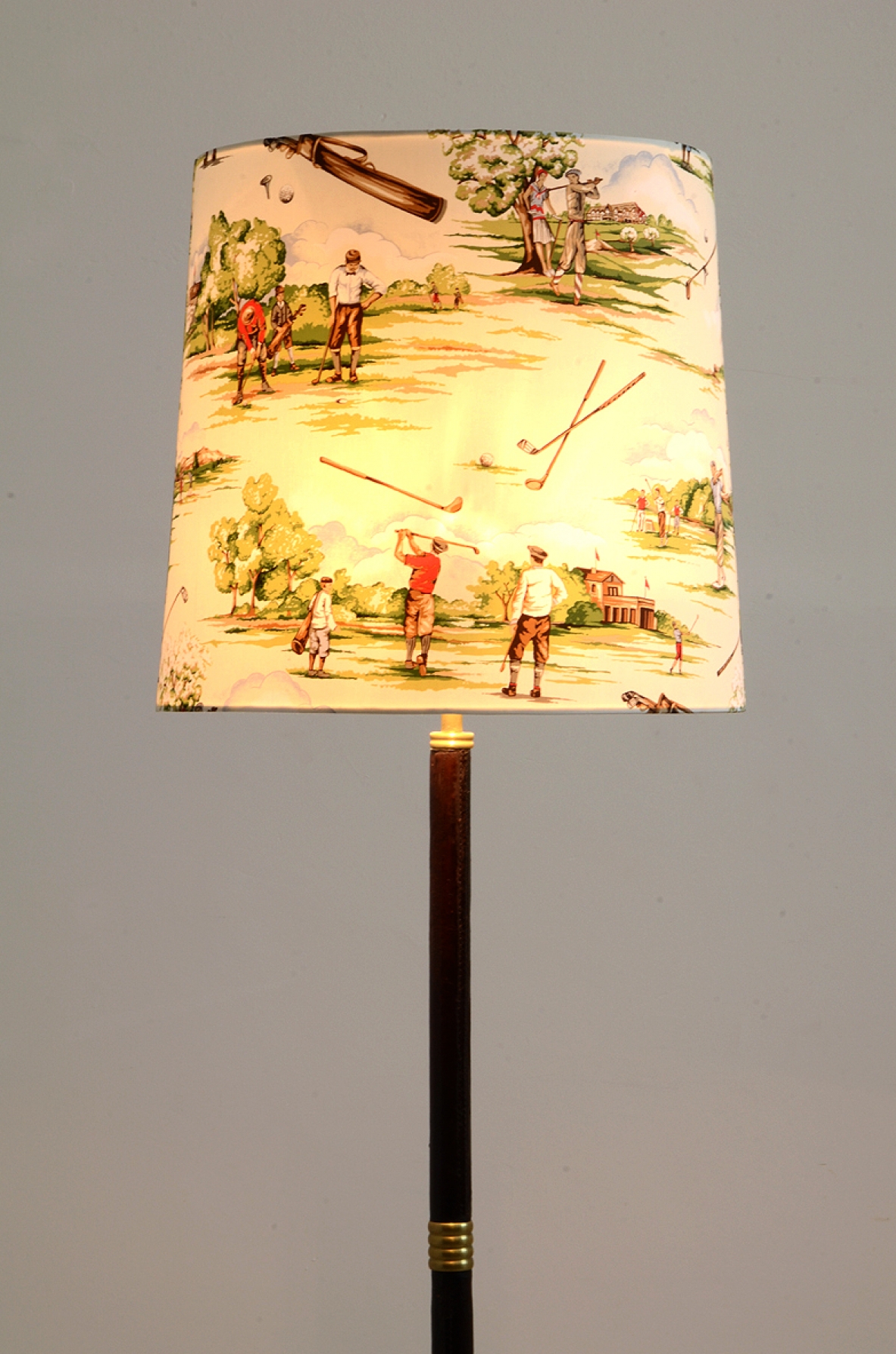 Gino Sarfatti, floor lamp in brass with leather stem, Arteluce 1950ca.