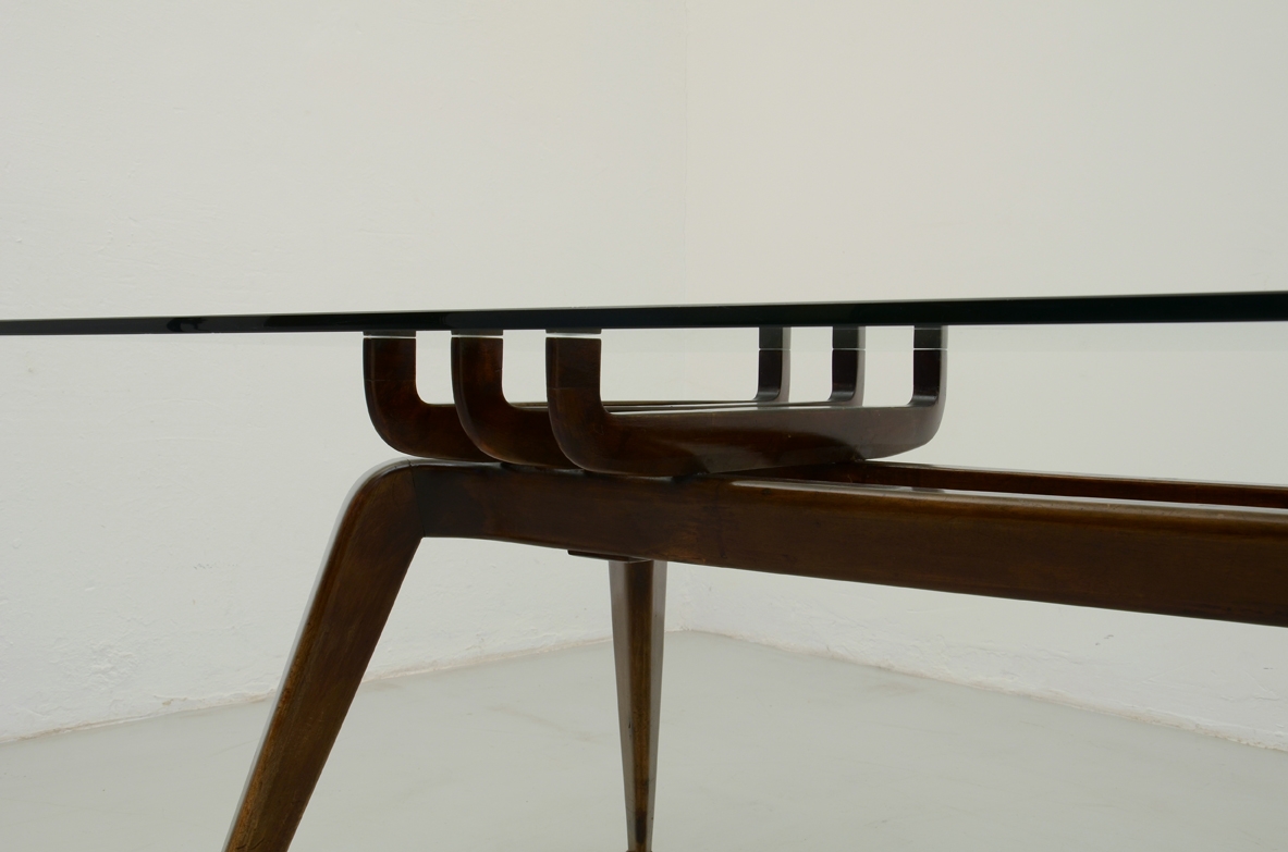 TGianni Vigorelli, straordinario tavolo con base a forma antropomorfa e piano in cristallo, 1950ca.