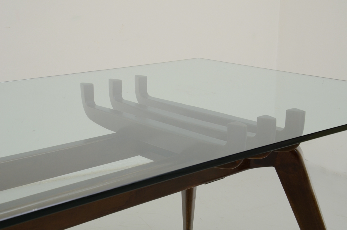 Gianni Vigorelli, straordinario tavolo con base a forma antropomorfa e piano in cristallo, 1950ca.