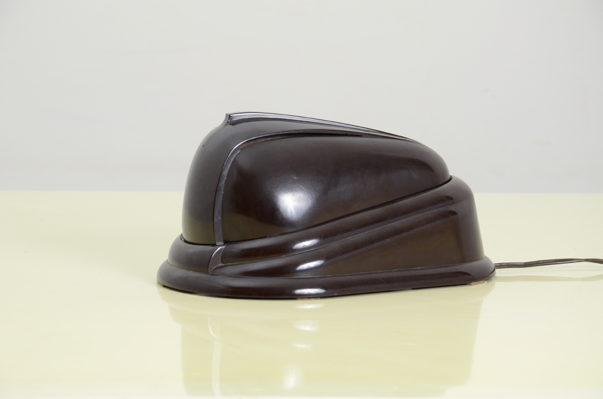 Rare table lamp in baquelit, signed 