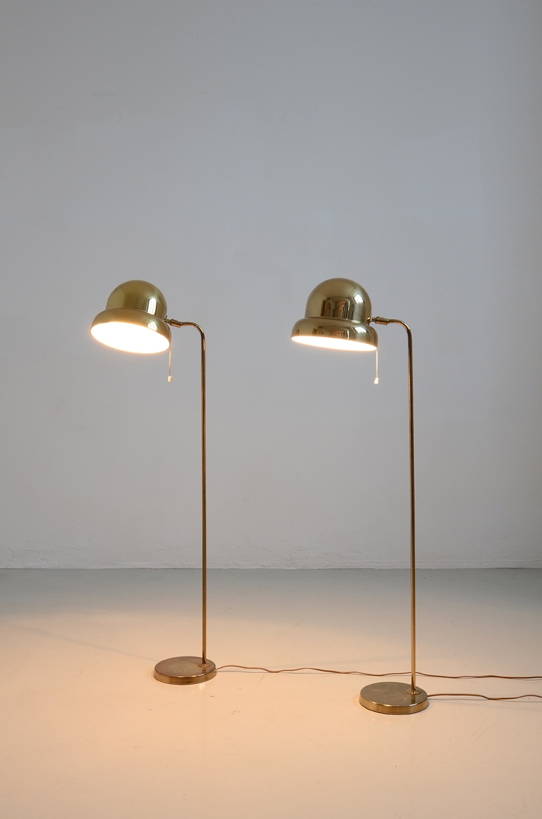 1960's Coppia di lampade da terra in ottone, prod. Bergboms