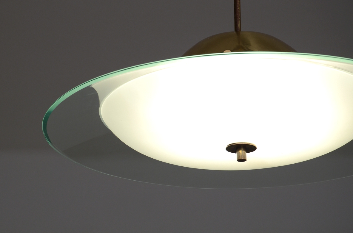 Pietro Chiesa, lampadario in cristallo e ottone, Fontana Arte 1936. Pietro Chiesa, lampadario in cristallo e ottone, Fontana Arte 1936.