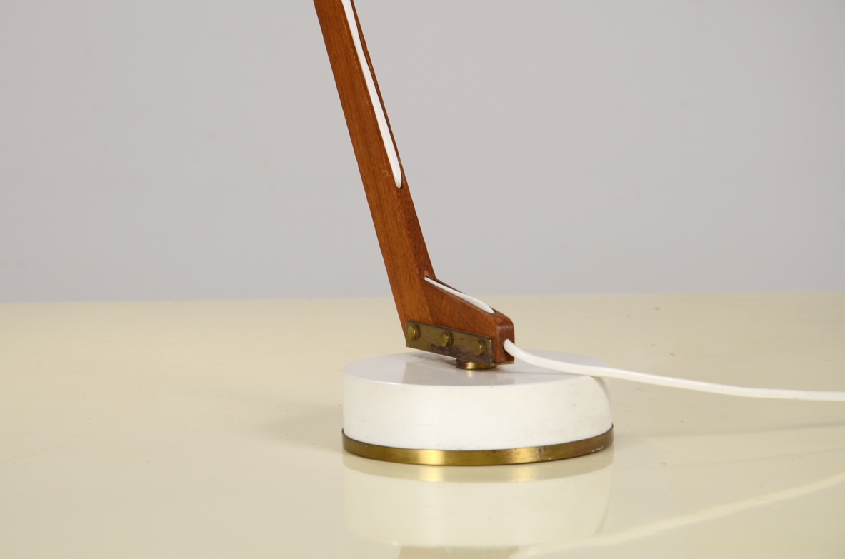 H.Agne Jacobsson, rare 1950's adjustable table lamp in painted metal with wooden stem.