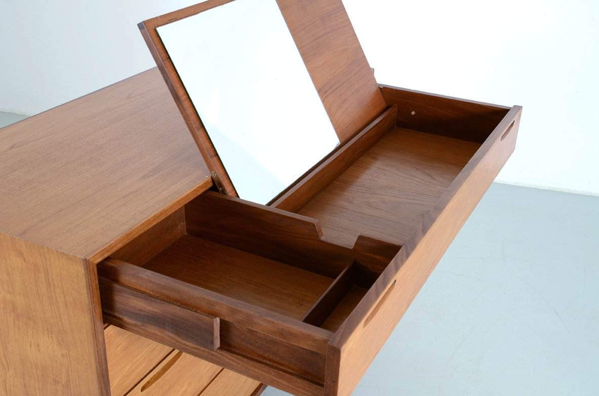 Mobile in rovere Francia 1950ca.