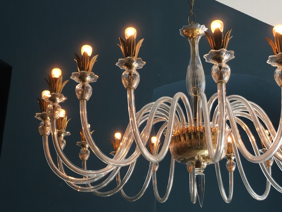 Palme & Walter, majestic Chandelier made of transparent very light crystal glass with 18 lights. 