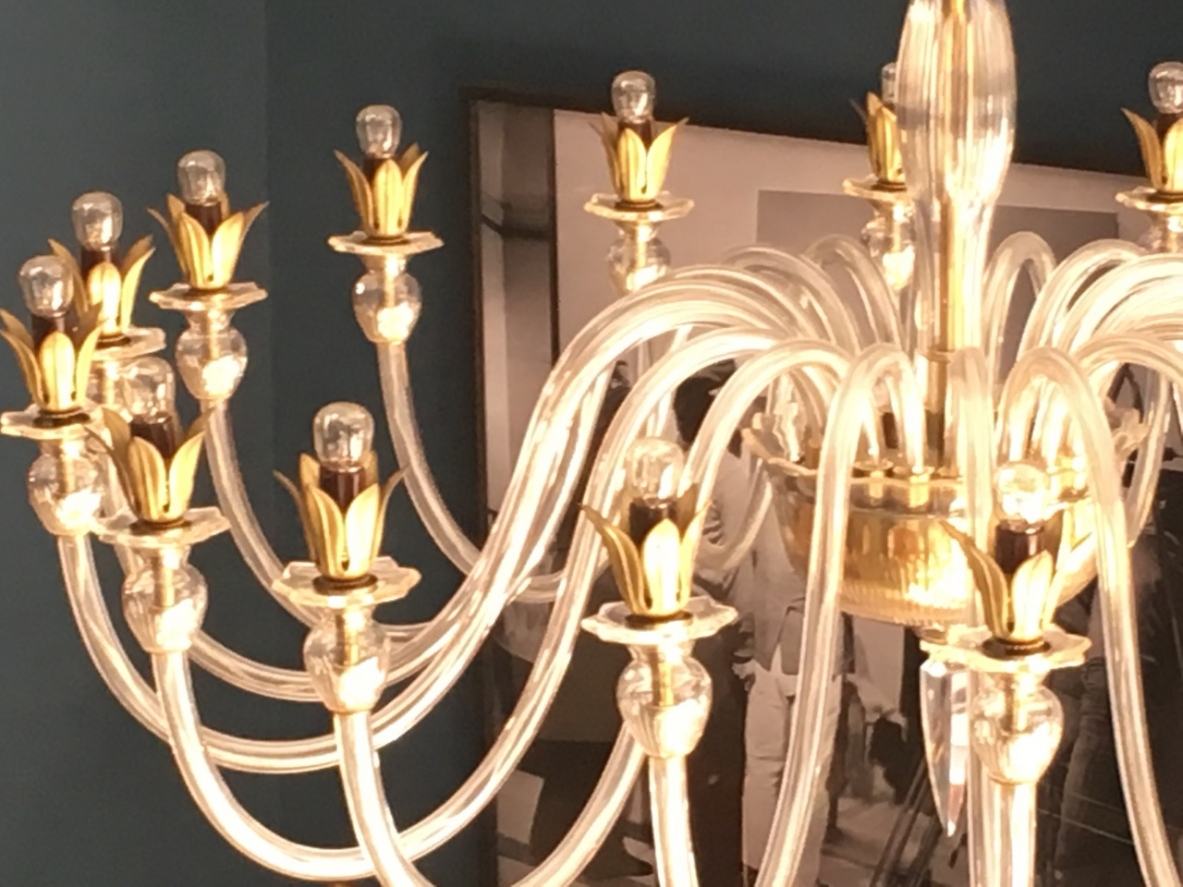 Palme & Walter, majestic Chandelier made of transparent very light crystal glass with 18 lights. 