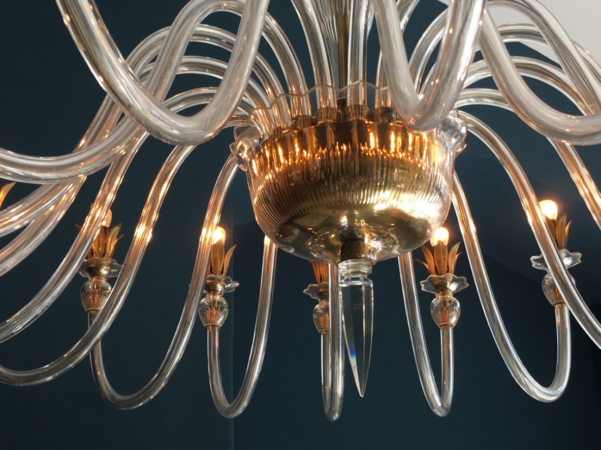 Palme & Walter, majestic Chandelier made of transparent very light crystal glass with 18 lights. 