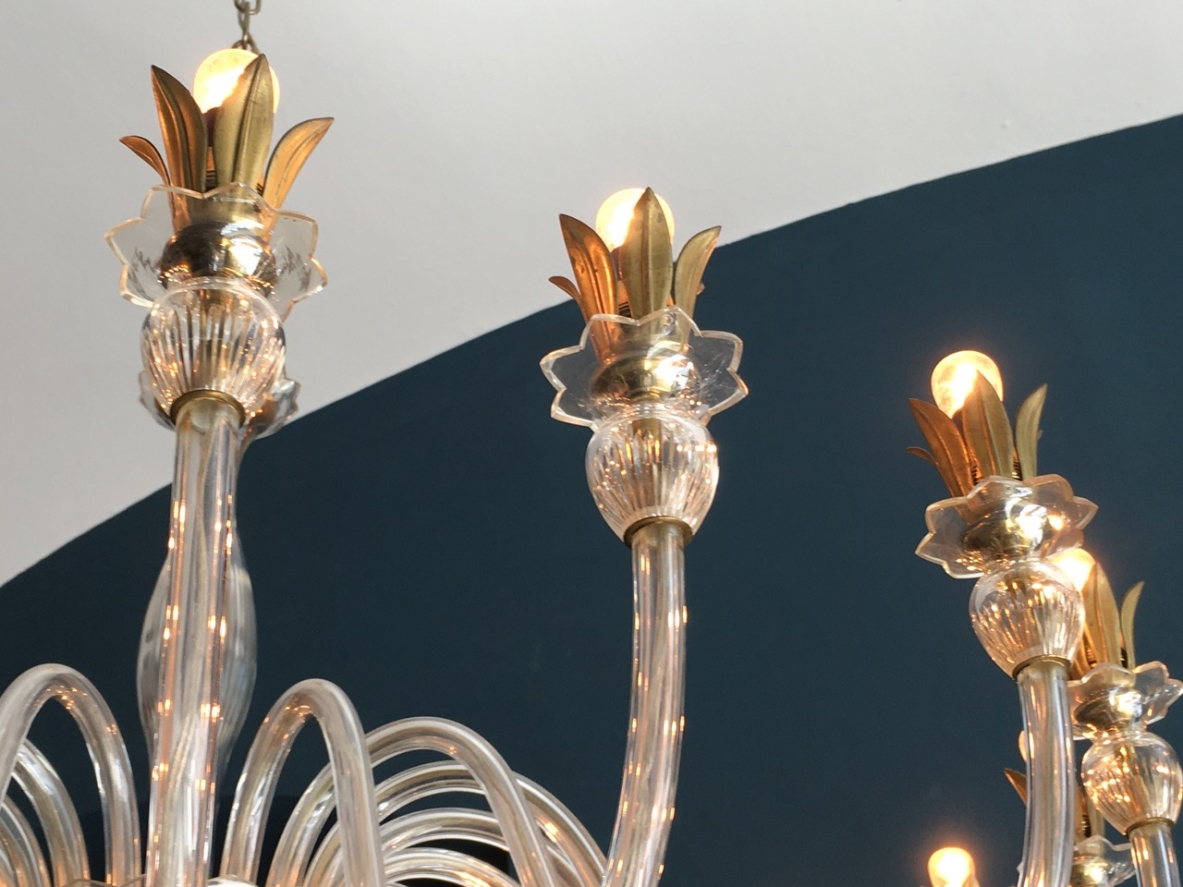 Palme & Walter, majestic Chandelier made of transparent very light crystal glass with 18 lights. 