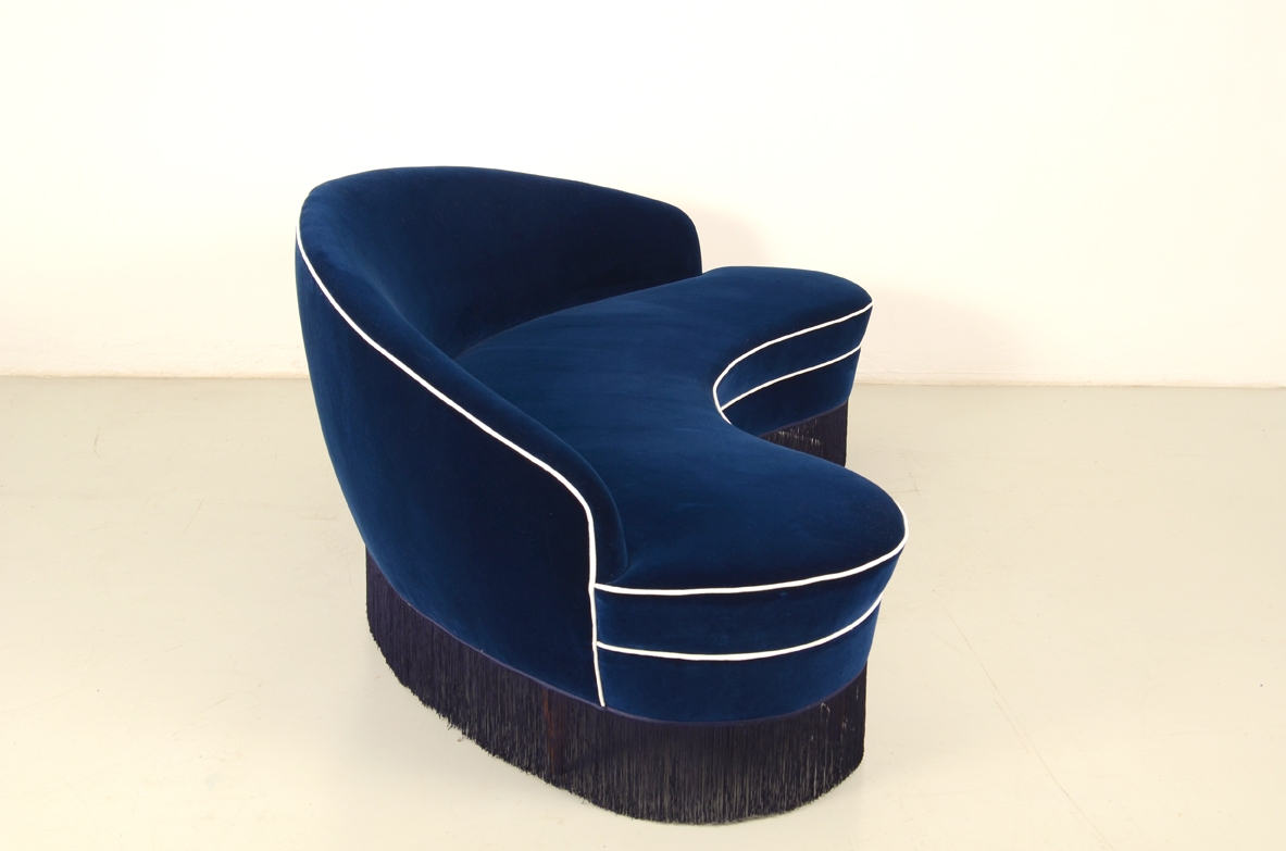 Federico Munari, very elegant 1950's curved sofa with blue velvet upholstery.