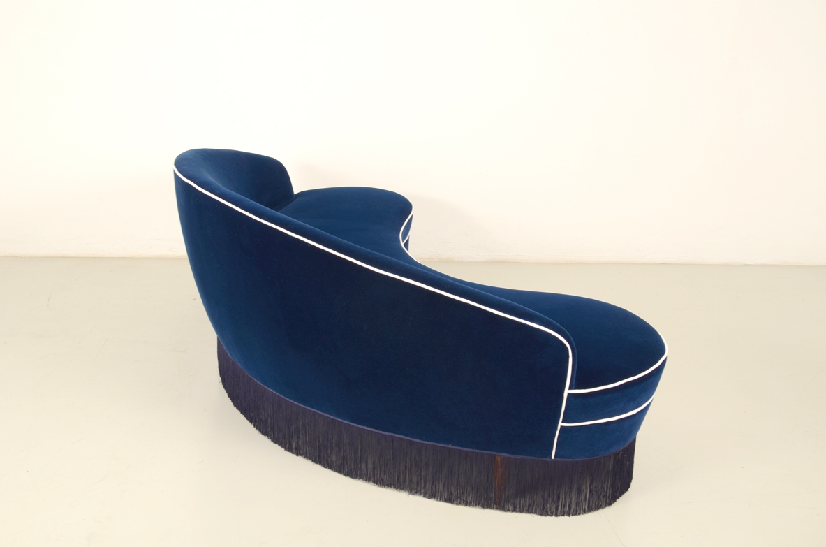 Federico Munari, very elegant 1950's curved sofa with blue velvet upholstery.