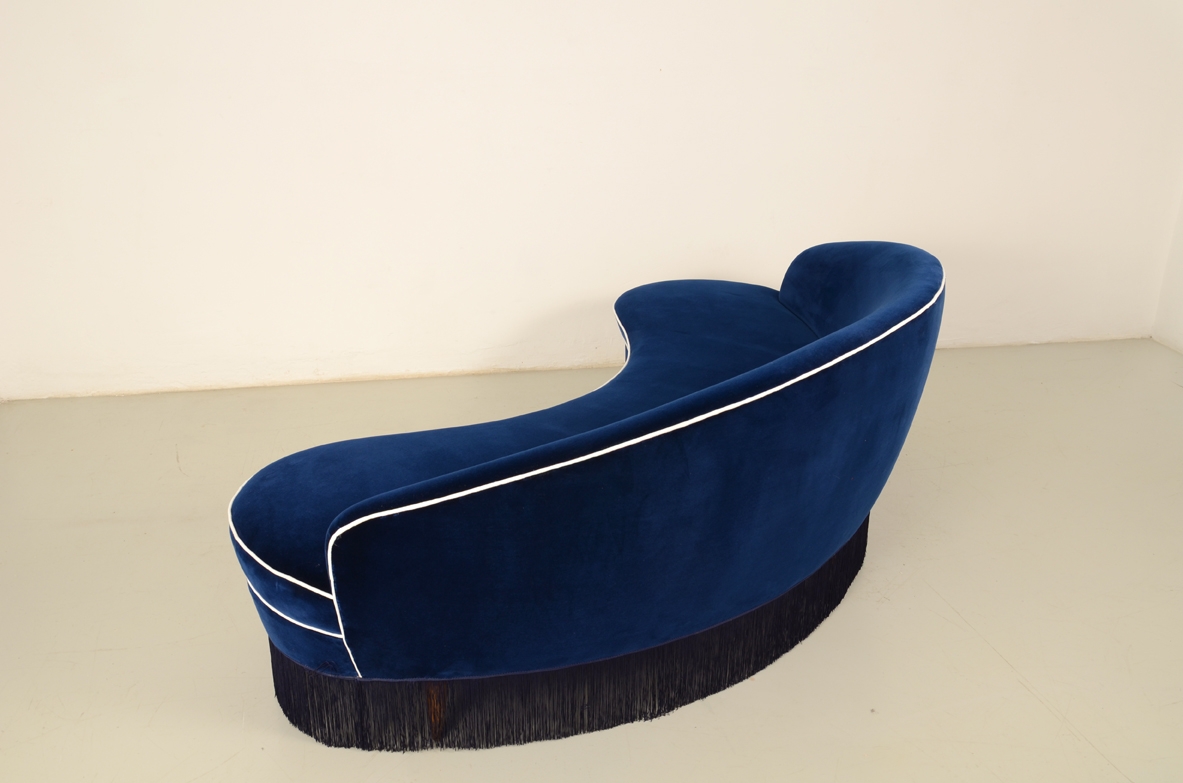 Federico Munari, very elegant 1950's curved sofa with blue velvet upholstery.