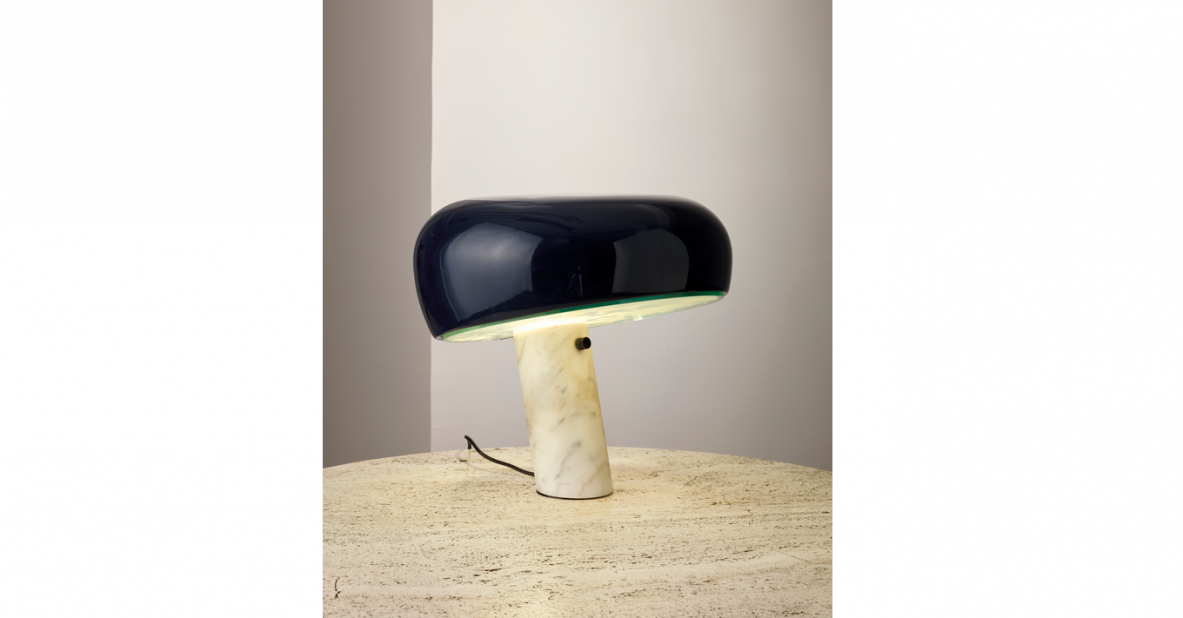 Achille&Pier Giacomo Castiglioni. Lampada da tavolo mod. Snoopy. Marmo di Carrara, cristallo sagomato, allumnio laccato. Produzione Flos, 1967 ca. Achille&Pier Giacomo Castiglioni. Lampada da tavolo mod. Snoopy. Marmo di Carrara, cristallo sagomato, allumnio laccato. Produzione Flos, 1967 ca.