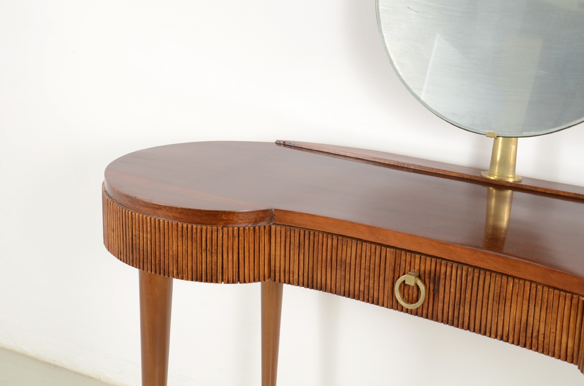 Italian 1950's Console table with adjustable round mirror based on thin elegant legs with brass tips.