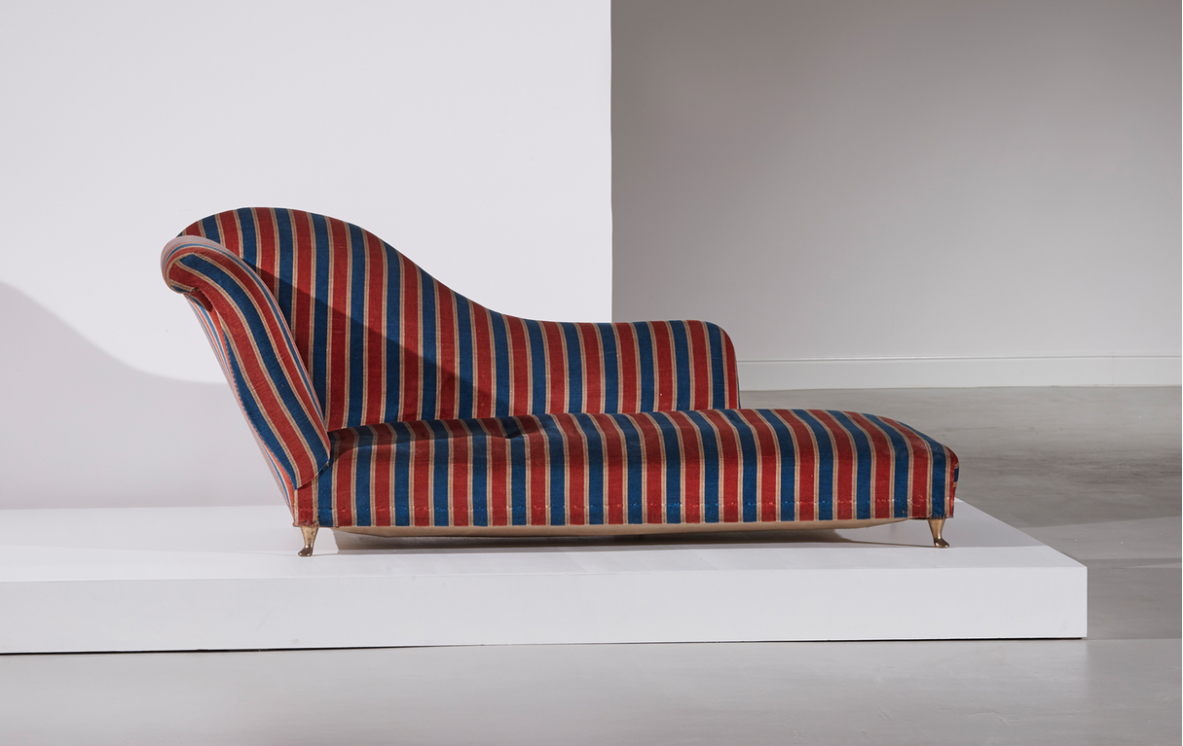 Dormeuse made of brass and upholstered velvet. Production I.S.A Bergamo 50s.