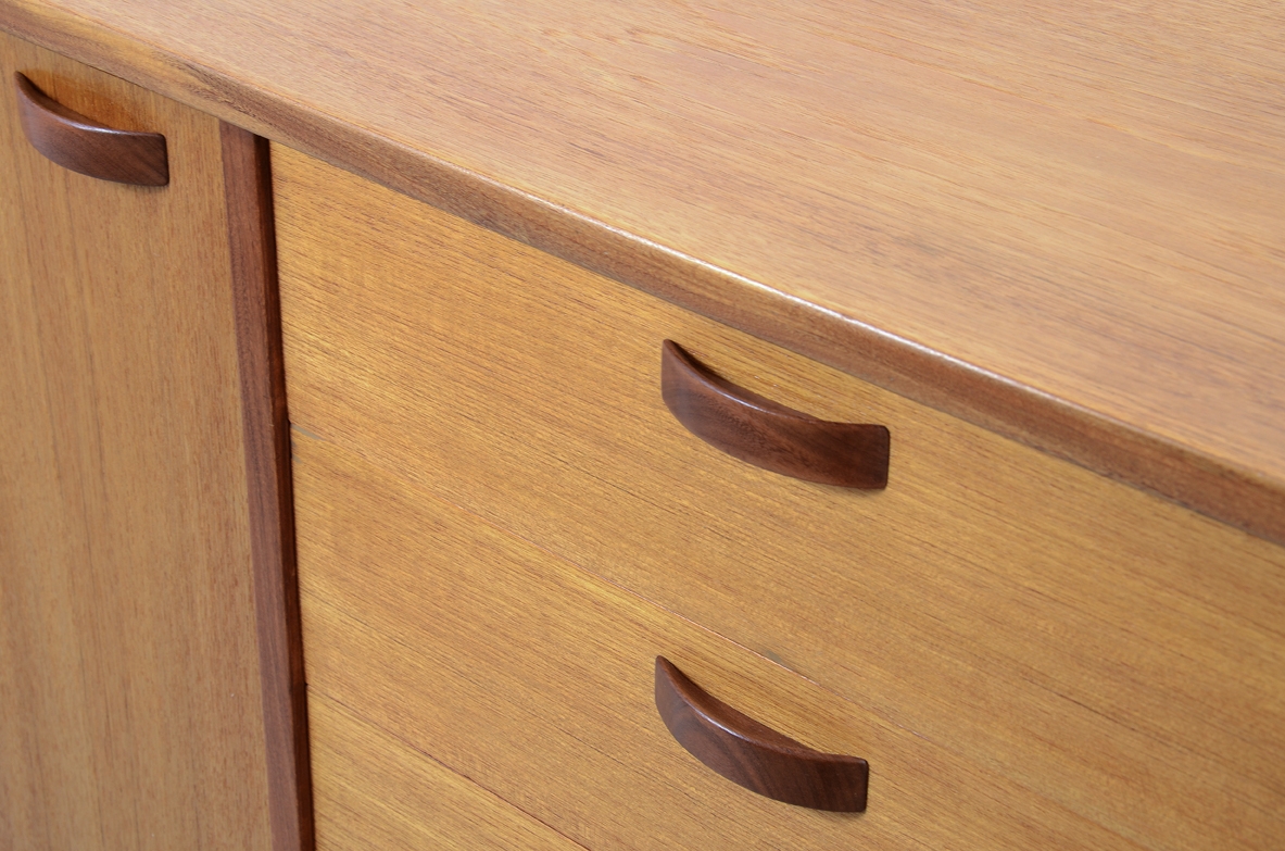 Italian 1960's sideboard in oak wood with refined details. Prod.Vittorio Dassi Torino.