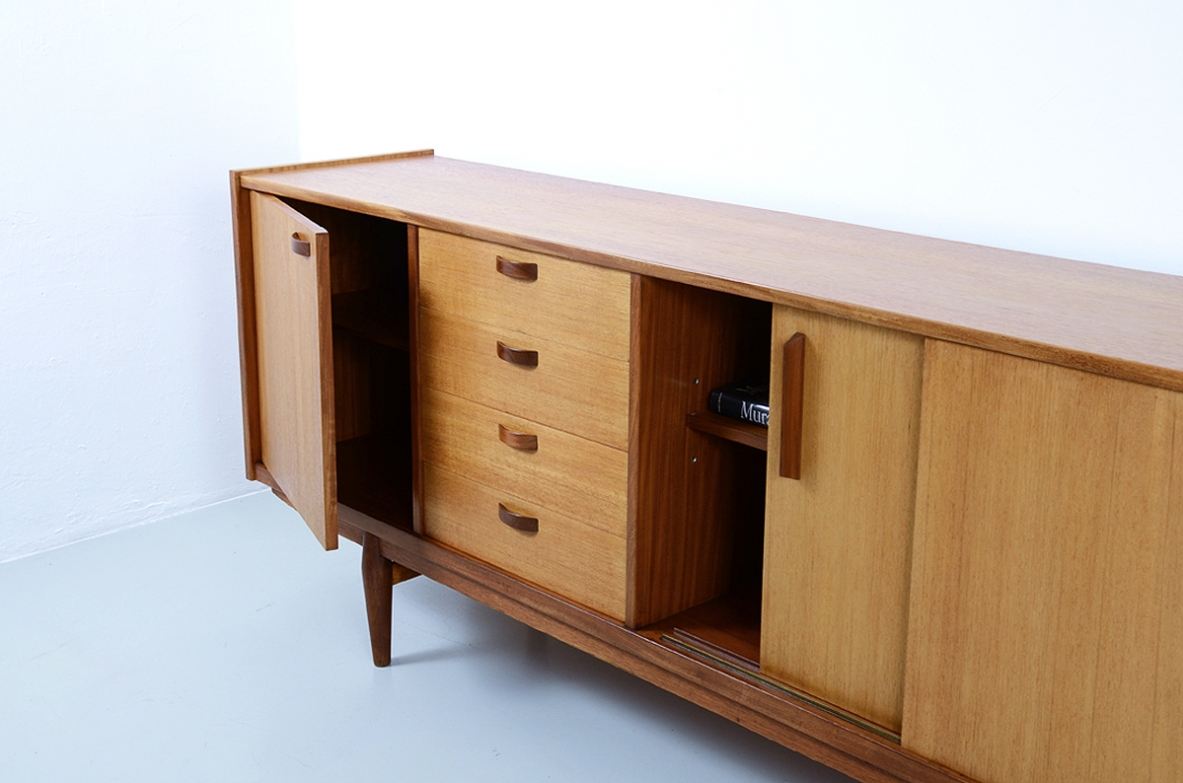 Italian 1960's sideboard in oak wood with refined details. Prod.Vittorio Dassi Torino.