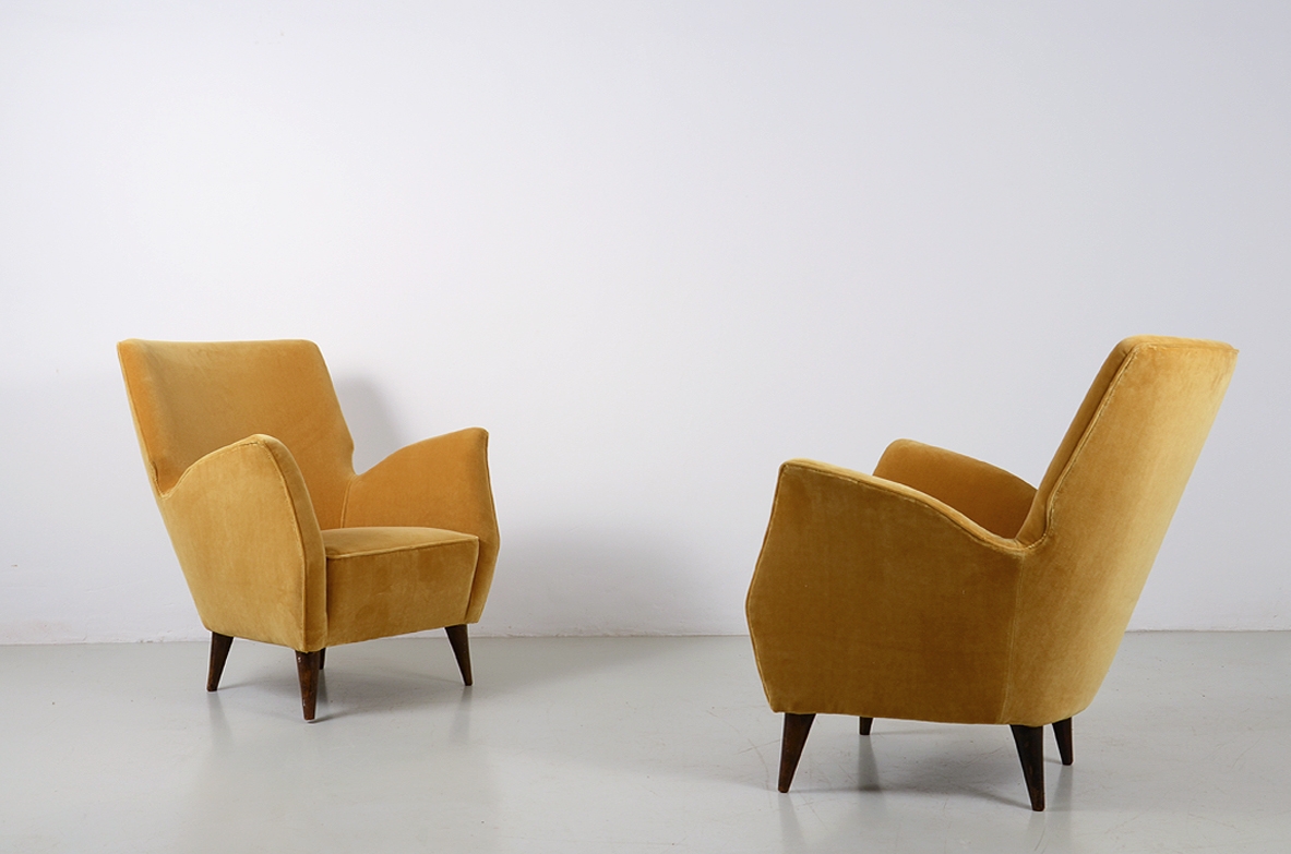 Fratelli Rizzi, pair of 1950's armchairs with velvet upholstery. Prod.Flli Rizzi torino 1950.