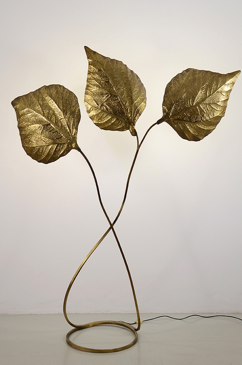 Tommaso Barbi, lampada da terra in ottone con base circolare, 1970ca.