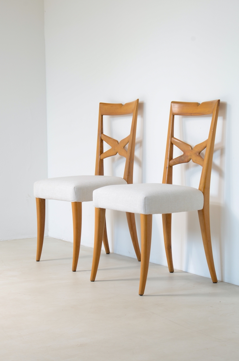 Enrico Ciuti, set of 6 elegant blond walnut chairs with open back and upholstered seat. Milan 1940's.