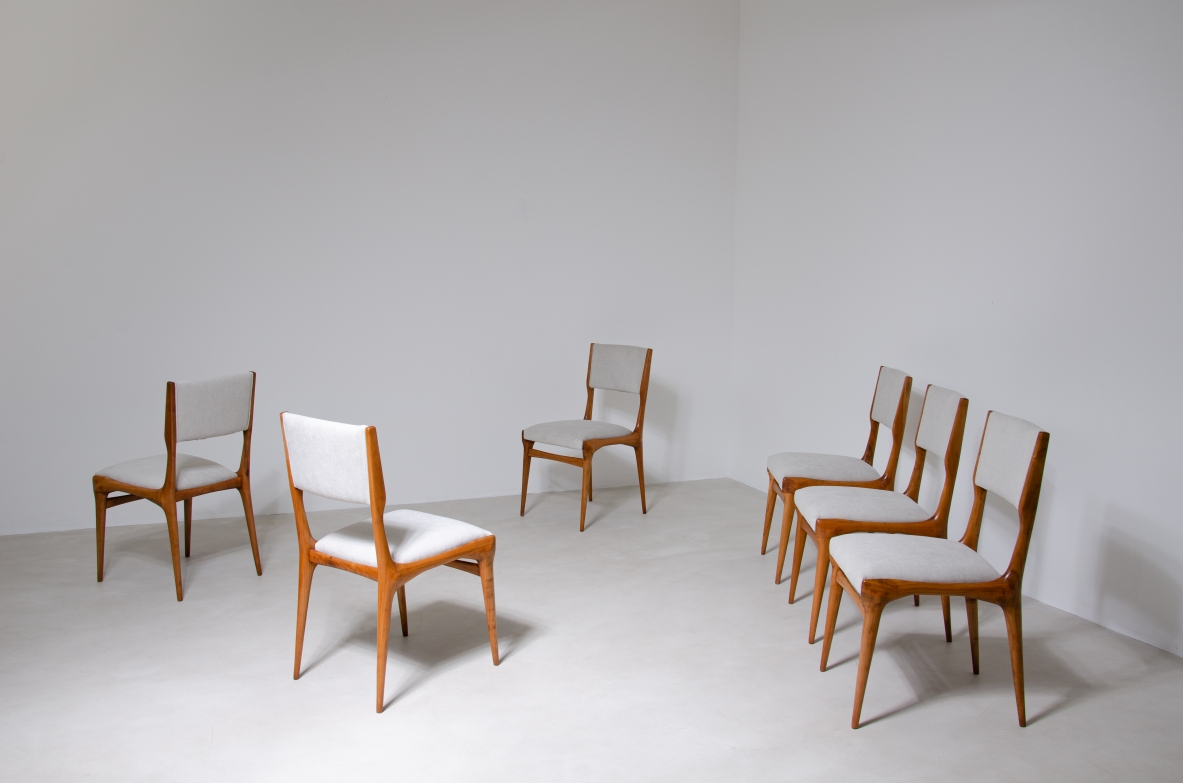 Carlo de Carli, set of six cherry wood chairs model 585.  Designed for Gio Ponti's Hotel Parco dei Principi in Rome in 1954, prod. Cassina.