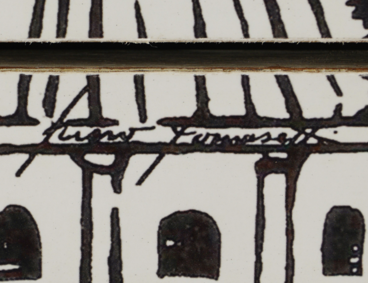 Piero Fornasetti, piccolo mobile a cassetti con fronte decorato con disegni di architetture medio orientali. Base in legno con puntali in ottone e fianchi in frassino.  Firmato Piero Fornasetti, 1950ca.