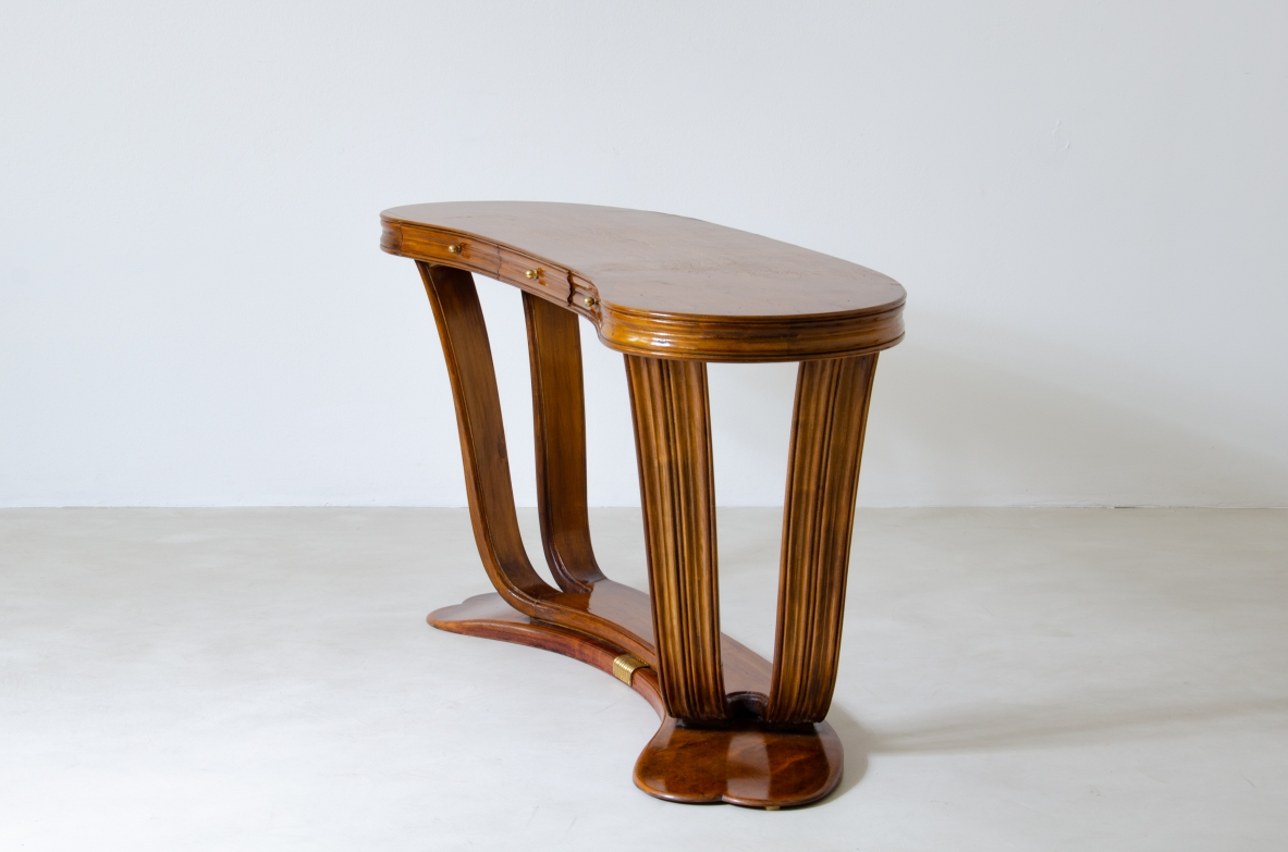 Osvaldo Borsani, elegant table / console in lacquered wood, with glass top and brass structure. Manufactured by Arredamenti Borsani, Italy 1940ca.