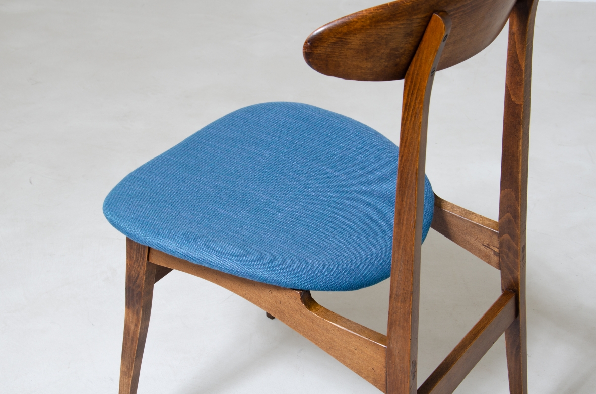 Set di 4 sedie in legno e tessuto imbottito.  Manifattura italiana anni 60.