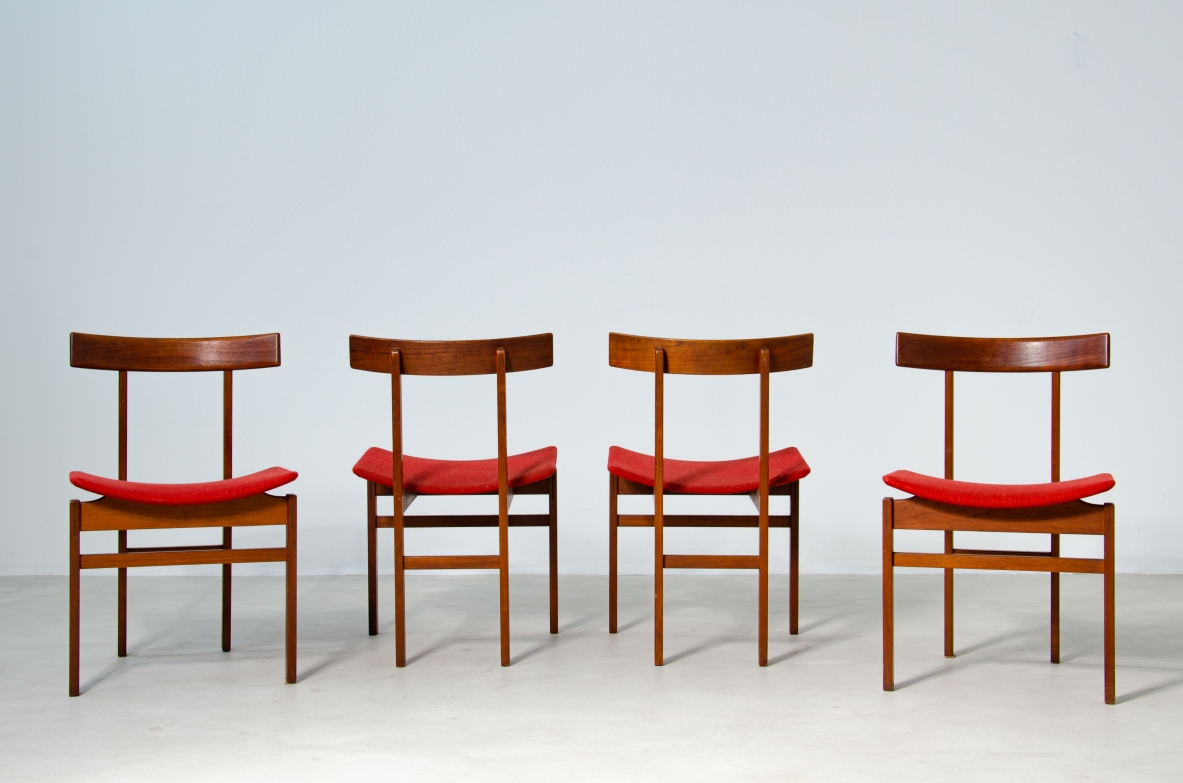 Inger Klingenberg, raro set di 4 sedie sagomate Modello 193 in legno, con tessuto di rivestimento della seduta originale.  Prod. France & Daverkosen, anni '60.