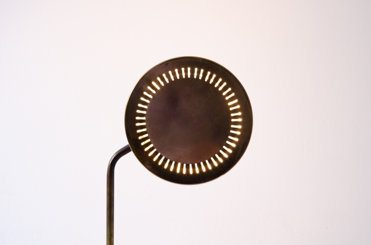 Tyringe Konsthantverk, lampada da terra in ottone.  Svezia 1960ca. Tyringe Konsthantverk, lampada da terra in ottone.  Svezia 1960ca.