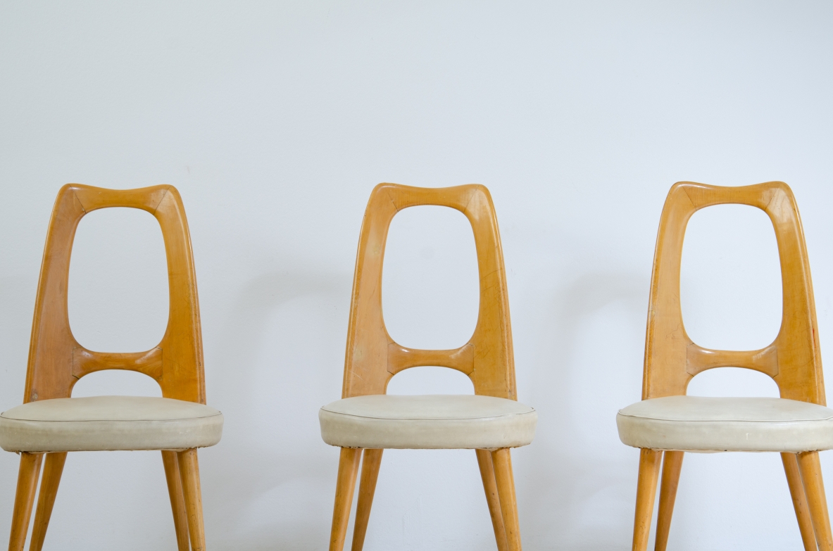 Vittorio Dassi. Set of 6 chairs in maple and fabric upholstery. Italian manufacture, 1950's.