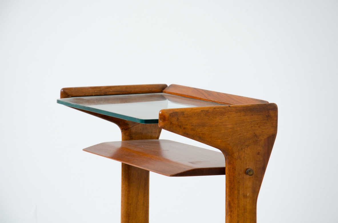 Ico Parisi (1916 - 1996)  Pair of wooden bedside tables with ground glass top. One in blond walnut and the other in dark wood.