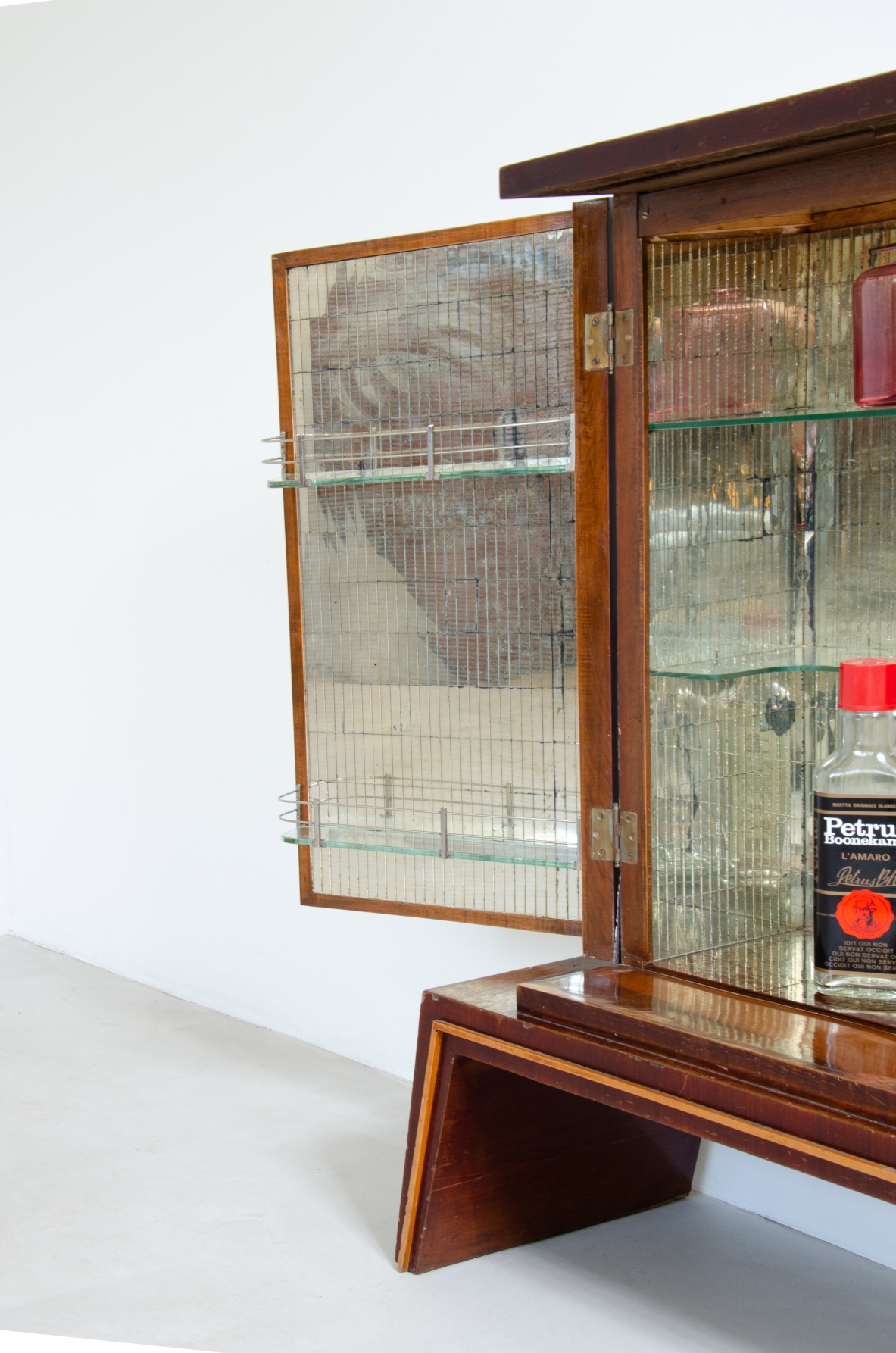 Small bar with mirrored and hand painted doors. Italian manufacture, 1940's.