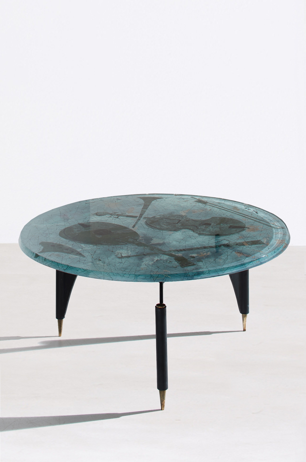 Duilio Barnabè. Coffee table with crystal top and back painted in enamel. Produced by Fontana Arte, 1960s