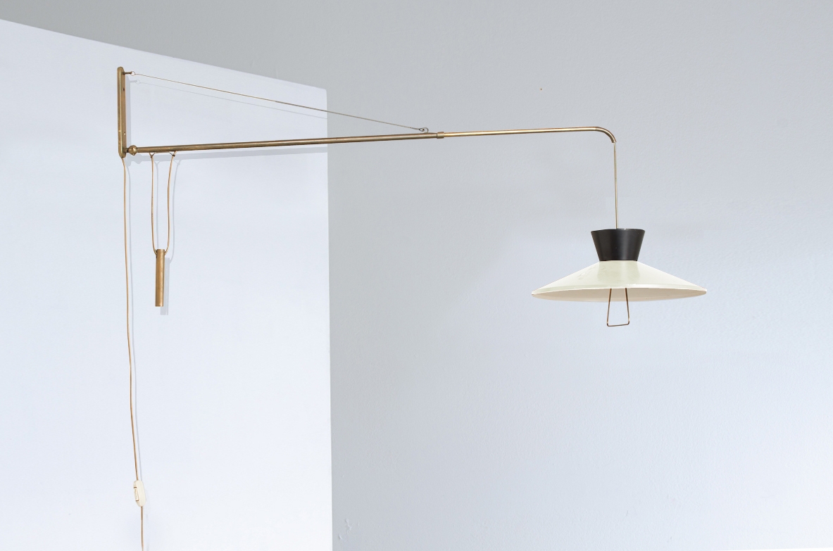 Lampada da parete saliscendi con contrappeso e braccio estensibile. Stilux Milano, 1950ca Lampada da parete saliscendi con contrappeso e braccio estensibile. Stilux Milano, 1950ca