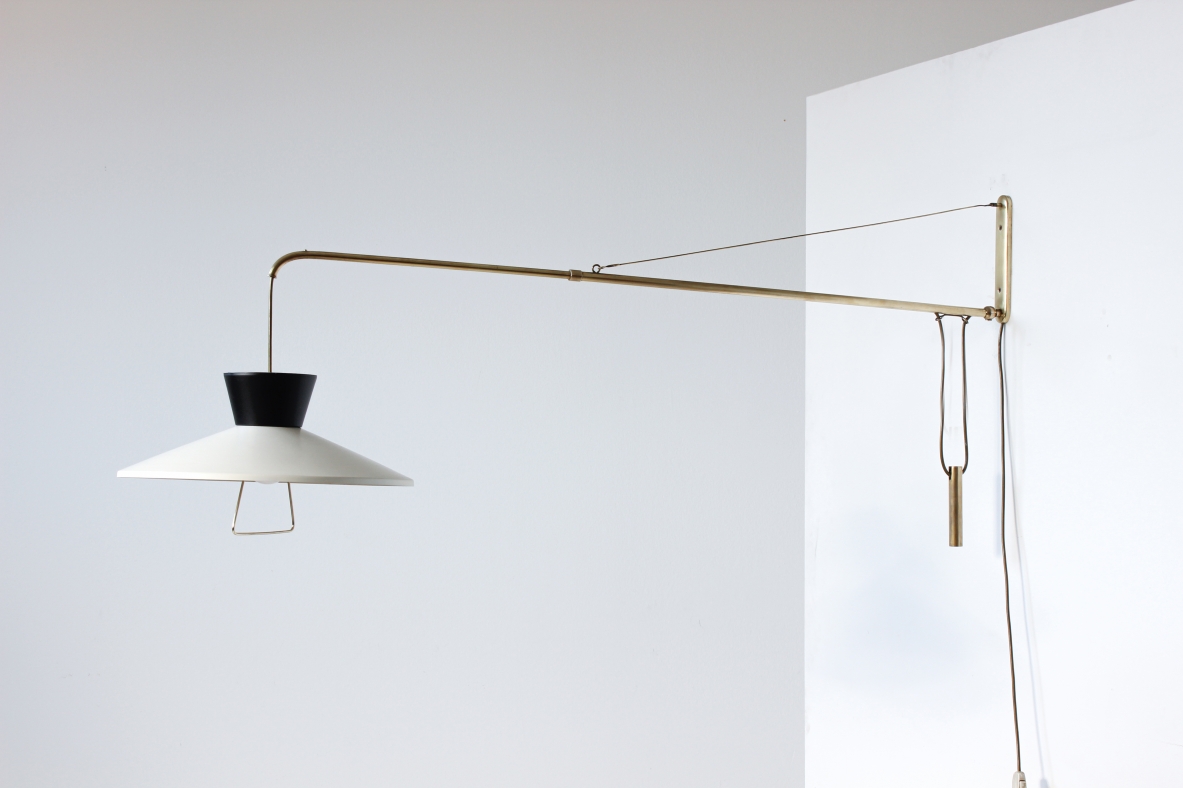 Lampada da parete saliscendi con contrappeso e braccio estensibile. Stilux Milano, 1950ca Lampada da parete saliscendi con contrappeso e braccio estensibile. Stilux Milano, 1950ca