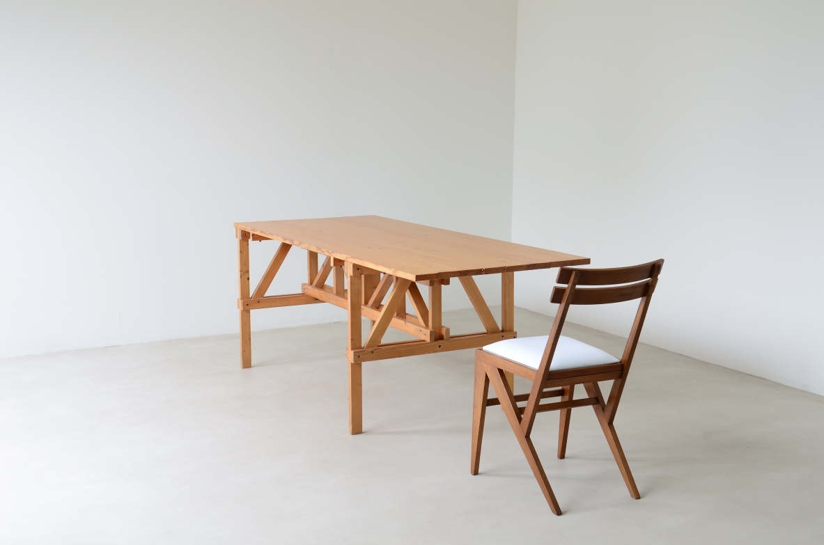 Enzo Mari 1932 - 2020 Tavolo "Effe" in legno grezzo realizzato per Simon Metamobile, 1974.