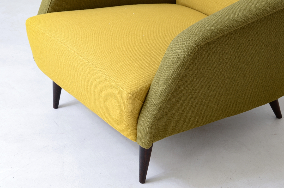 Carlo De Carli, Gio Ponti  Coppia di poltrone modello 802 rivestite in tessuto imbottito Manifattura Cassina 1954.