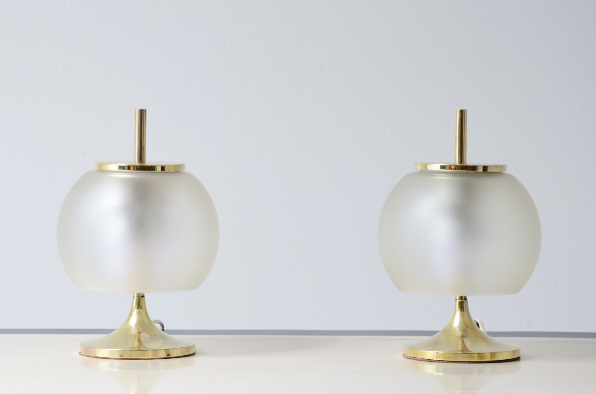 Emma Schwenberger  Coppia di piccole lampade da tavolo in ottone e vetro.  Produzione Artemide, 1962 Emma Schwenberger  Coppia di piccole lampade da tavolo in ottone e vetro.  Produzione Artemide, 1962