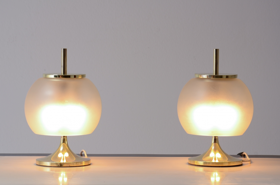 Emma Schwenberger  Coppia di piccole lampade da tavolo in ottone e vetro.  Produzione Artemide, 1962 Emma Schwenberger  Coppia di piccole lampade da tavolo in ottone e vetro.  Produzione Artemide, 1962