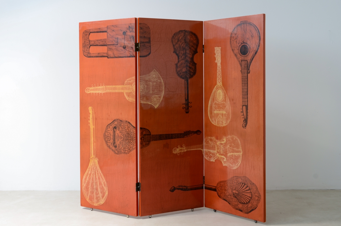 Piero Fornasetti Splendido paravento a tre ante 1950ca. Piero Fornasetti Splendido paravento a tre ante 1950ca.